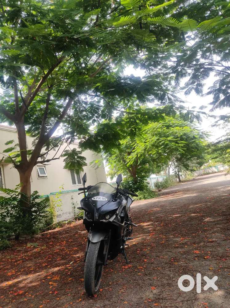 BAJAJ RS 200