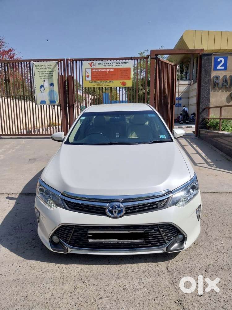 Toyota Camry Hybrid 2.5, 2016, CNG & Hybrids