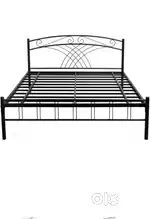 Selling queen size iron bed used for 8 months