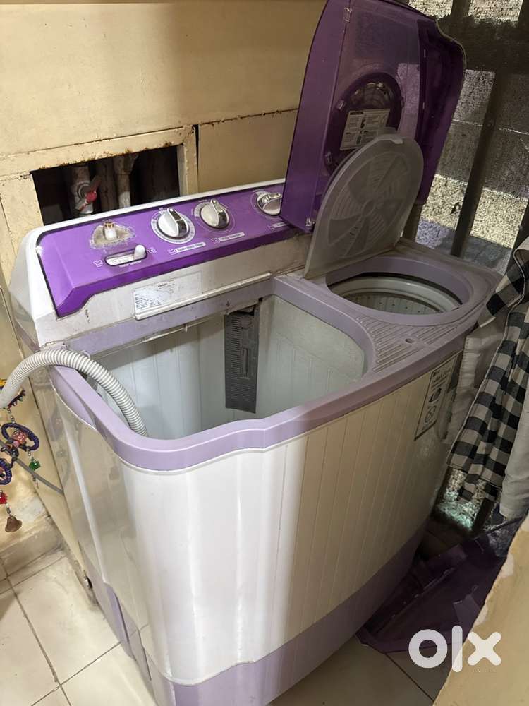 Semi Auto LG Washing Machine  7 ltr 5 years old in working condition