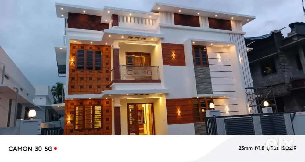 തൃശ്ശൂർ വെള്ളാനിക്കരയിൽ4.700സെന്റും 1850sqft 4bhk പുതിയവീടും വില്പനക്