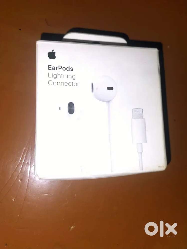 Apple earpods lighting connector