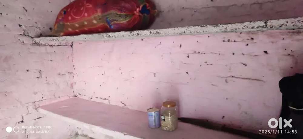 1cemnted room,bathroom,parking avlable..