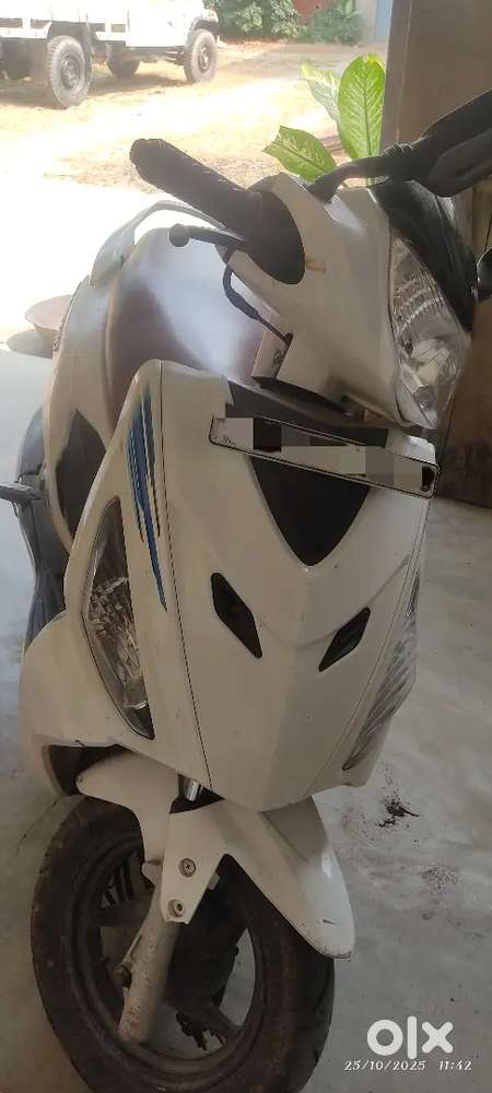 Selling scooty