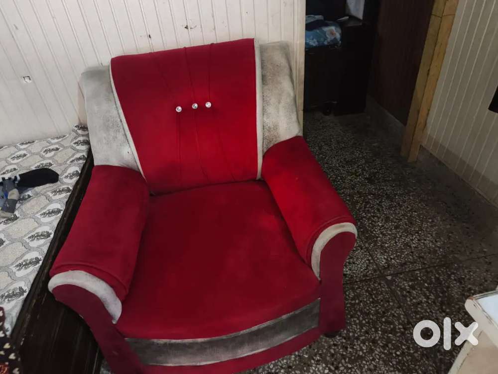 3set sofa one sofa 3 person sitting and 2 sofa 1 person