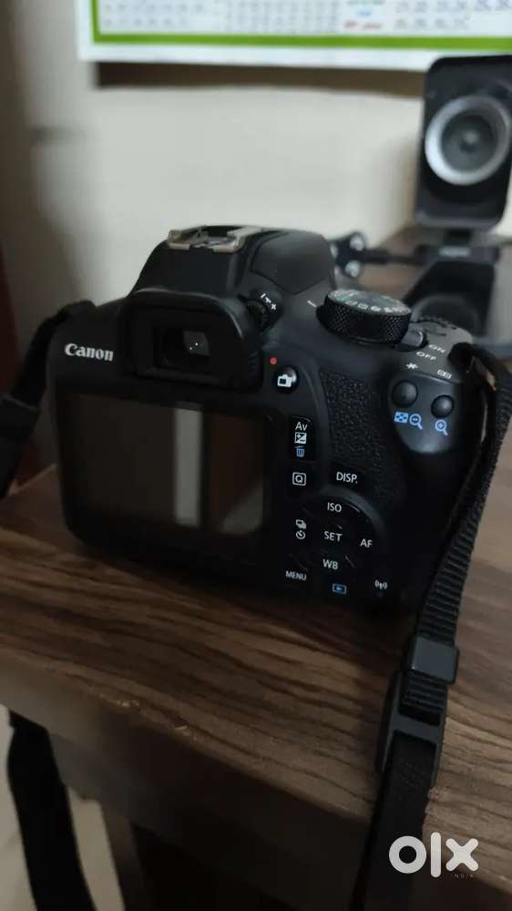 DSLR camera canon 1300d