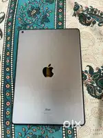 Ipad 9th generation 64 gb 1.3 year old bill box hai  back  laminati