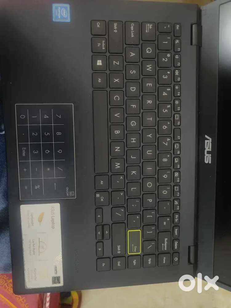 Asus Slim laptop 14inch pentium quadcore