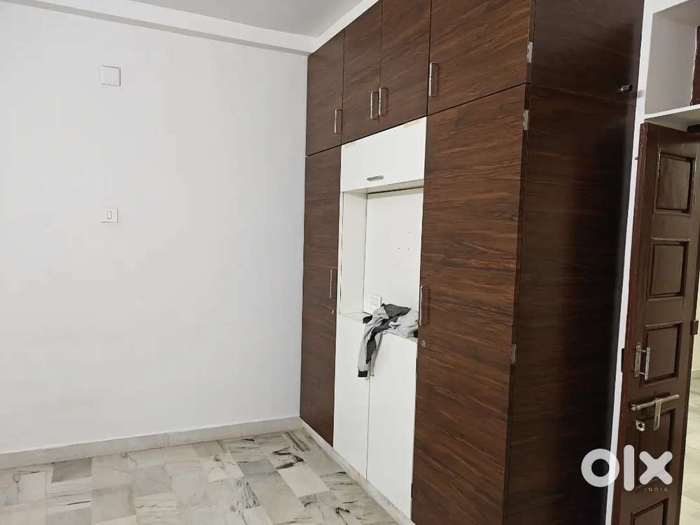 Family' ko dena hai किराये पर 10000