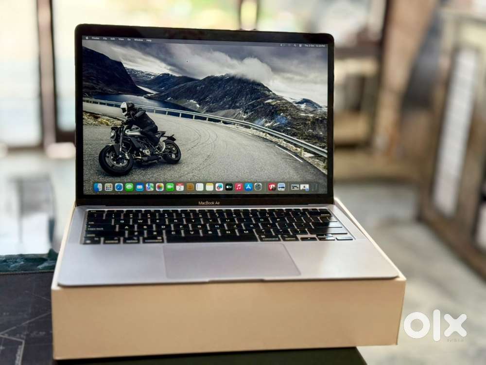 MacBook Air M1 (2020)  8GB RAM  256GB SSD  Like New