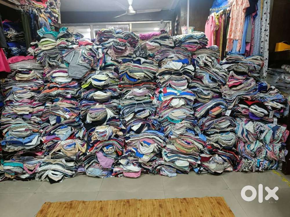 LADIES EXPORT BRANDED LOOSE PENTY STOCK OF 30000 PCS. URGENT SELL