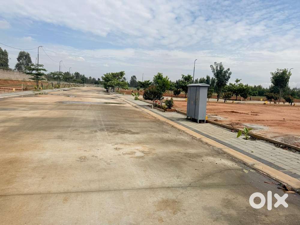 BMRDA plots for sale inside Empyrean attch to chikkatirupati sarjap
