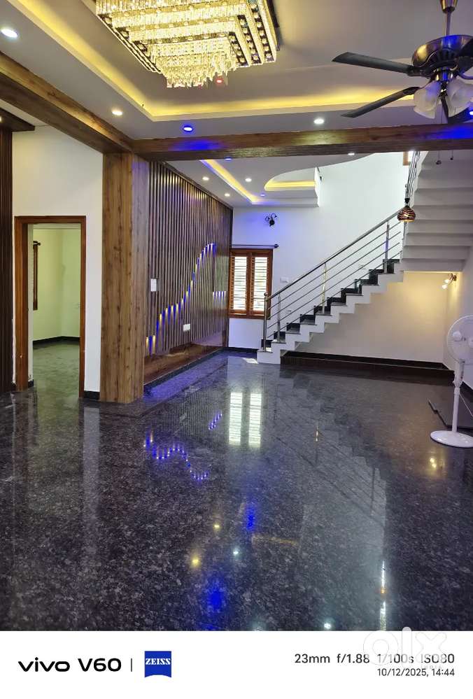 4 BHK individual duplex house for lease in Vijay Nagar 4 th opp