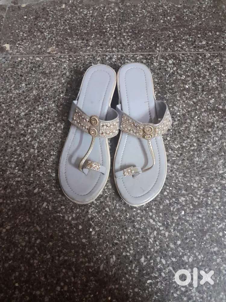 New slipper foot wear