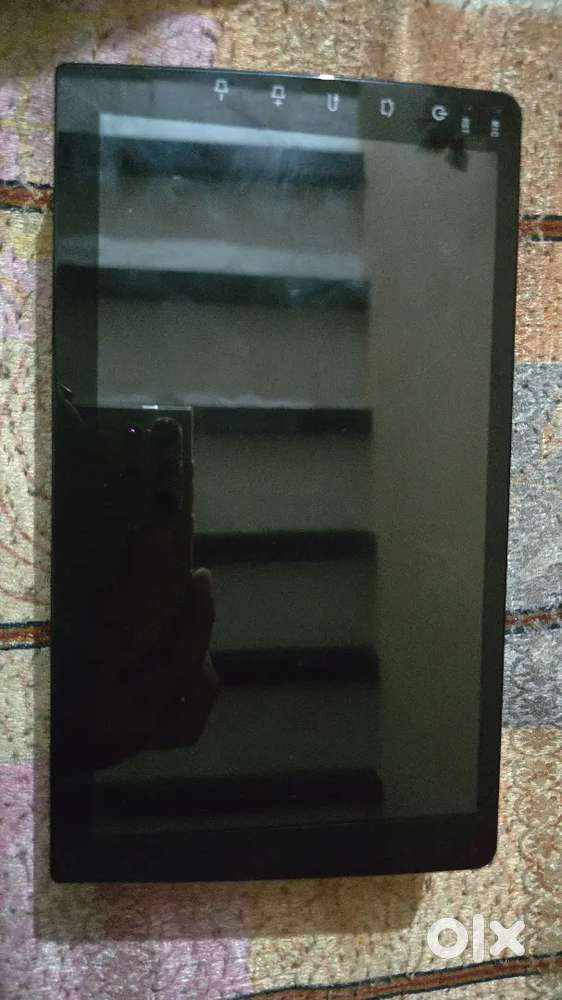 Touch screen.  9 inches    1080p full HD resolution touch screen