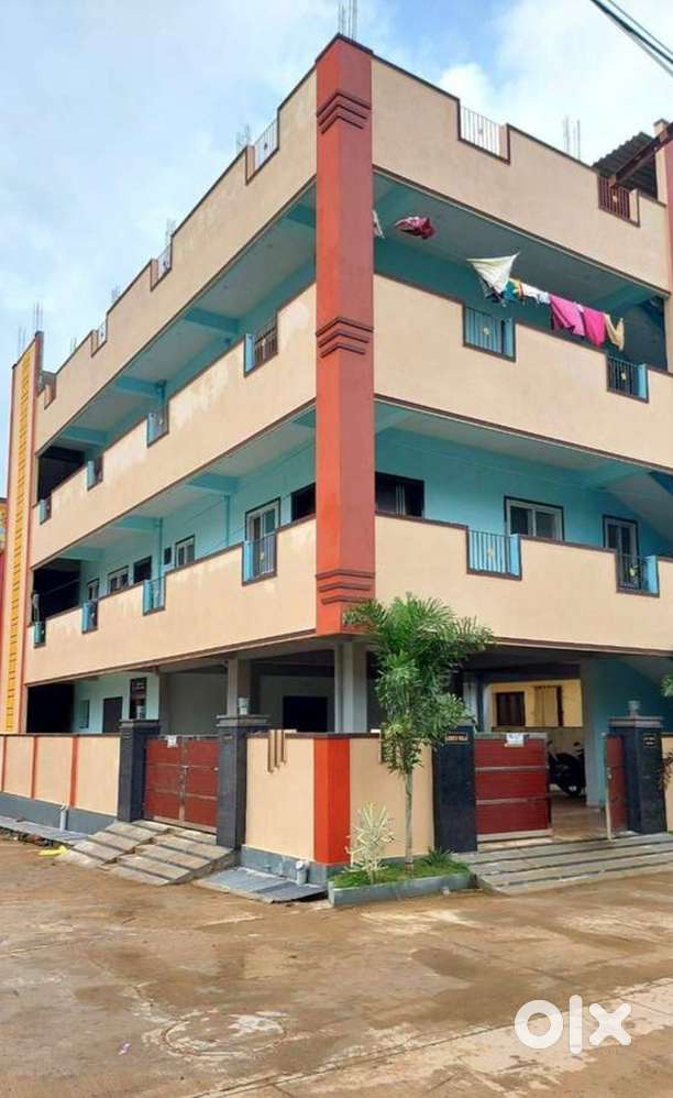 2BHK for rent in 1st floor