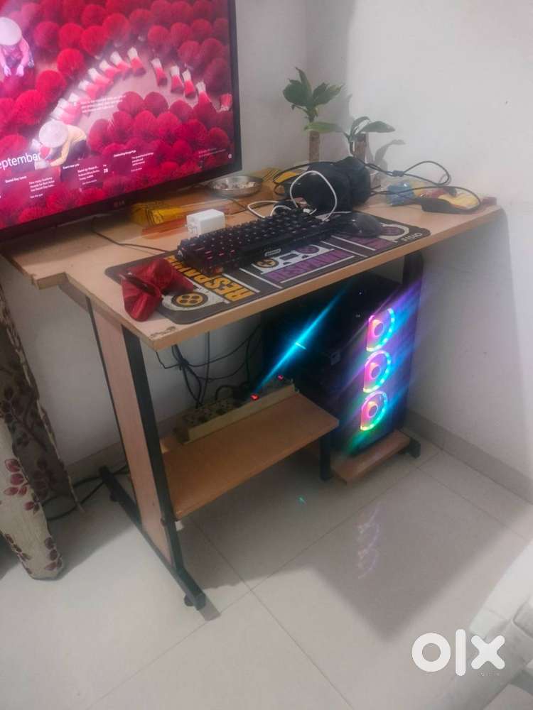COMPUTER TABLE UNIT FOR SELL 01