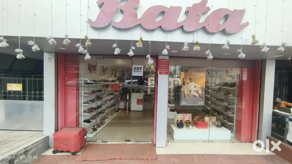 Bata shoe store thoppumpadi sales man