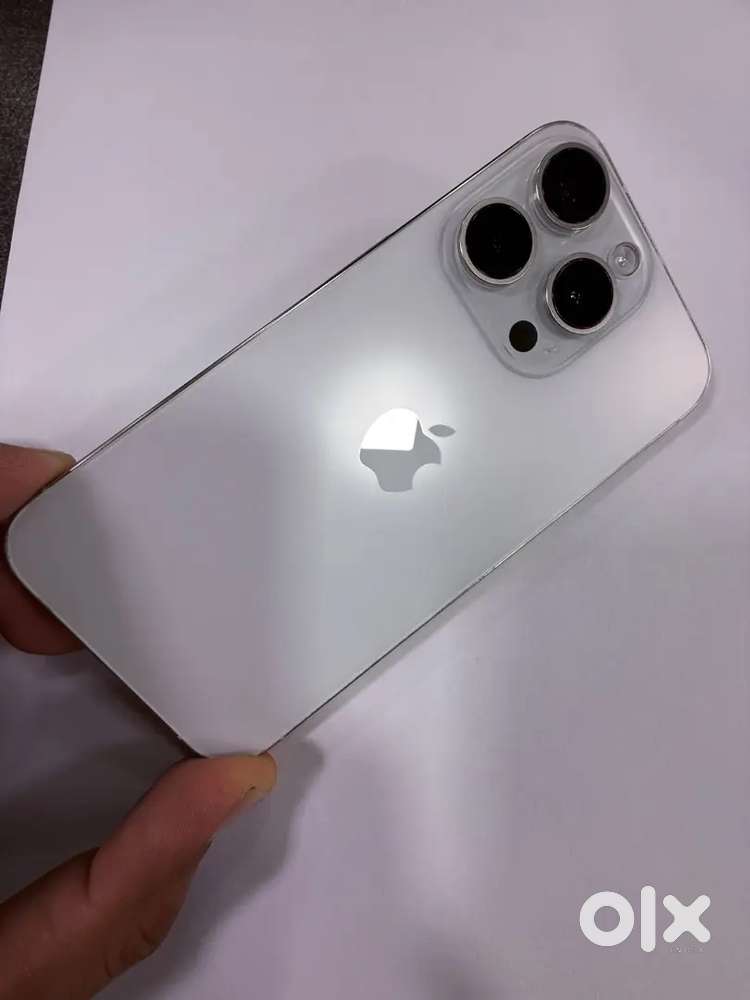 IPhone 15 pro white colour 256gb 100% condition fixed rate battery 96%