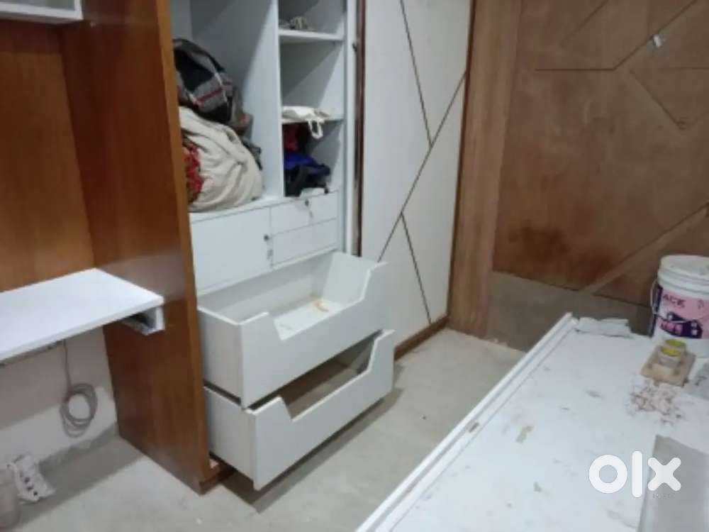 फलेट आफिस बंगलो में वुडन फर्नीचर ओर ओल वकॅ समाधान ऐक फोन से