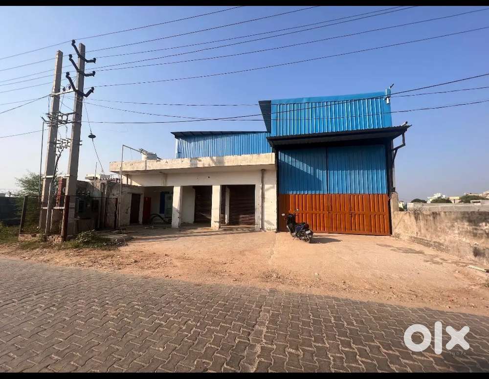 A ware house with space of 10000sqfit