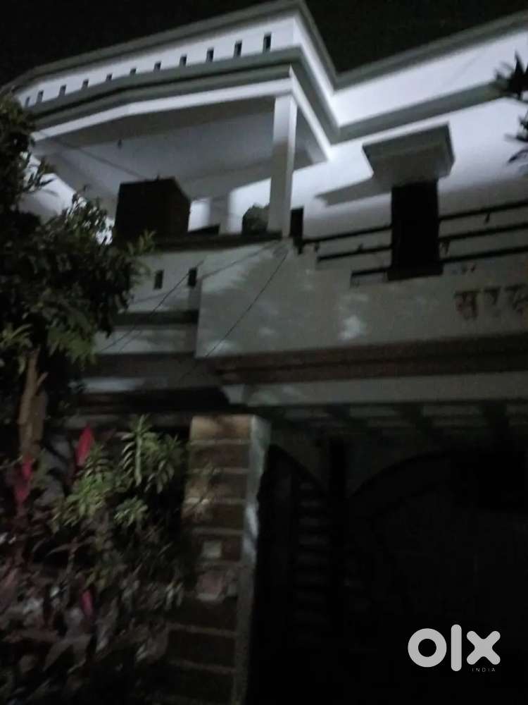 Manish n.   t point 3 bhk duplex only for family sarvice cls