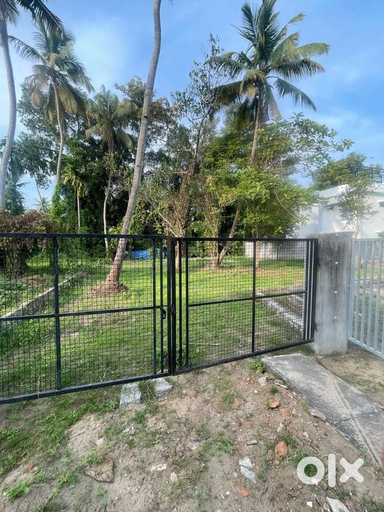 Vypin, Puthuvypu 12 cen residential land 50 meters from main road