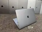 Apple Macbook Pro i7/16/512gb/5.5gb Graphics 15inch Retina Touchbar