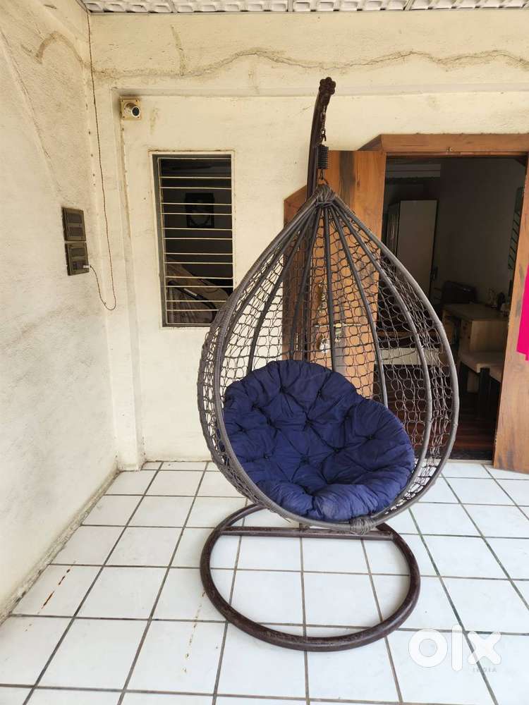 Beautiful Wooden Indoor Jhula – Great Condition, Must Go!