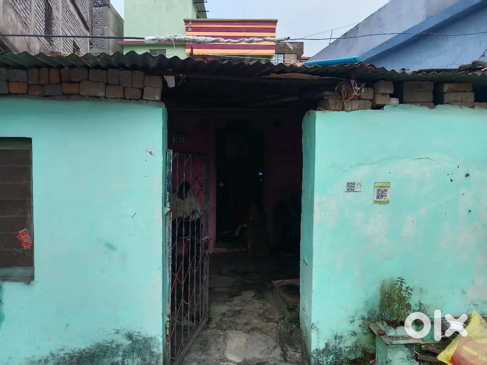 Road side home  under construction