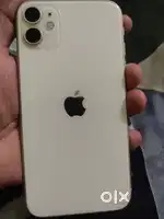 iPhone 11  in very gd condition with box and charger