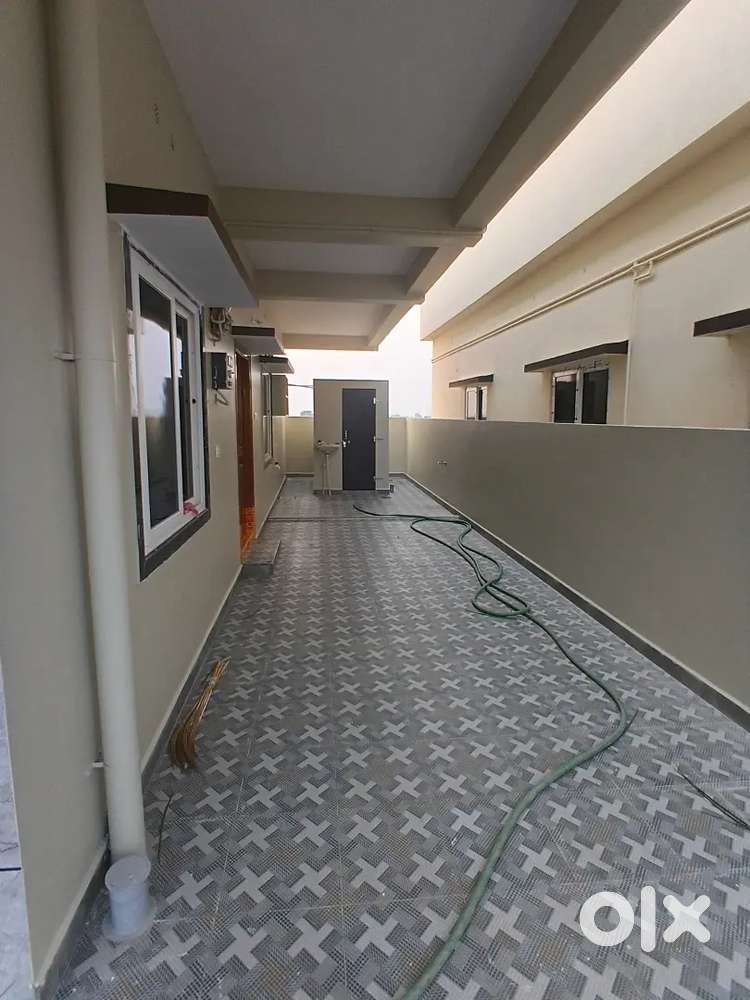 ఇల్లు అమ్మాలి కొనాలి అన్న మమ్మల్ని సంప్రదించగలరు.