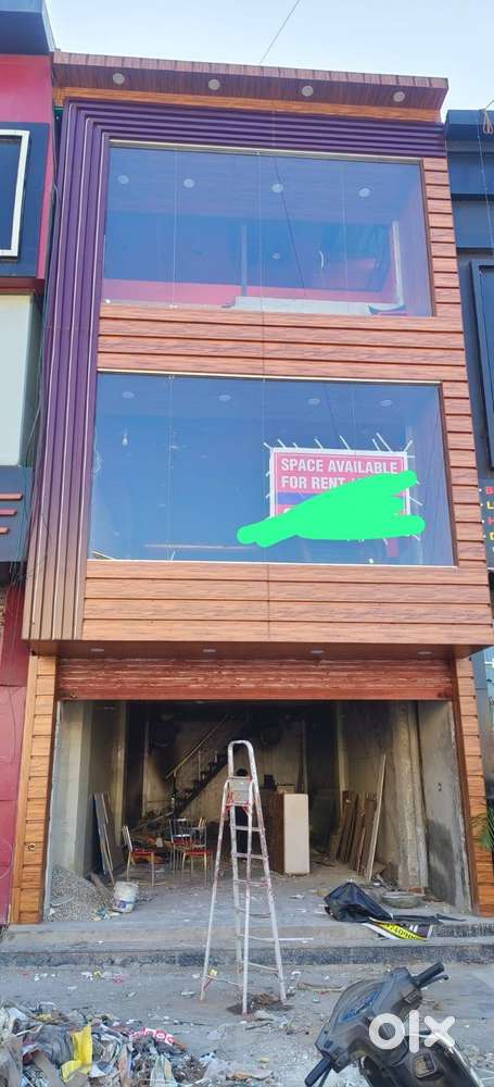 Commercial Space for Shop and Office