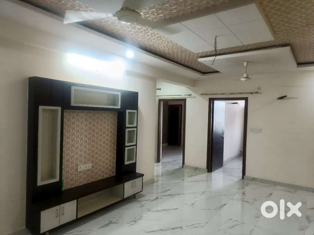 3 BHK SEMI - FURNISHED FLAT AVAILABLE FOR RENT - VAISHALI WEST, JPR.