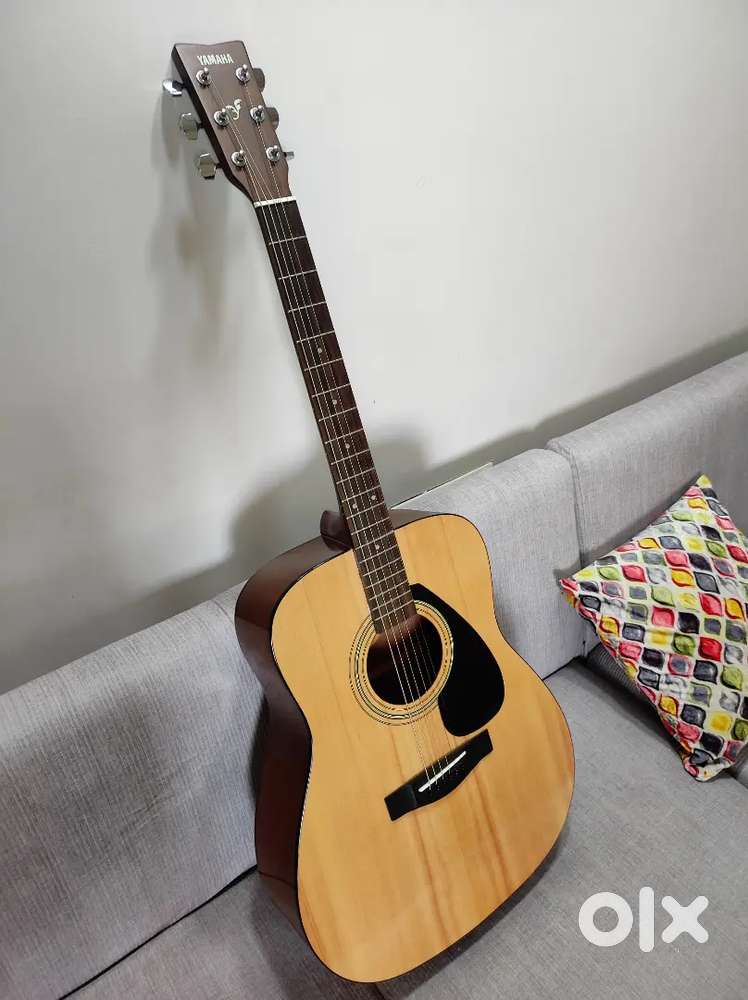 Yamaha F310 Acoustic Guitar
