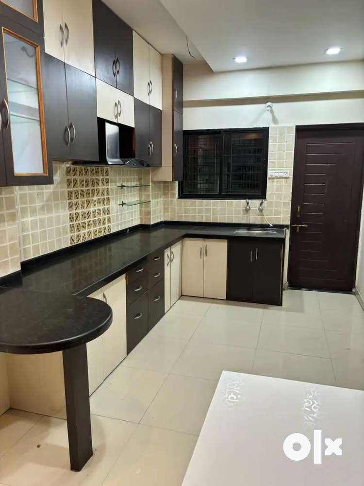 3bhk semi furnished flat for rent at manish nagar