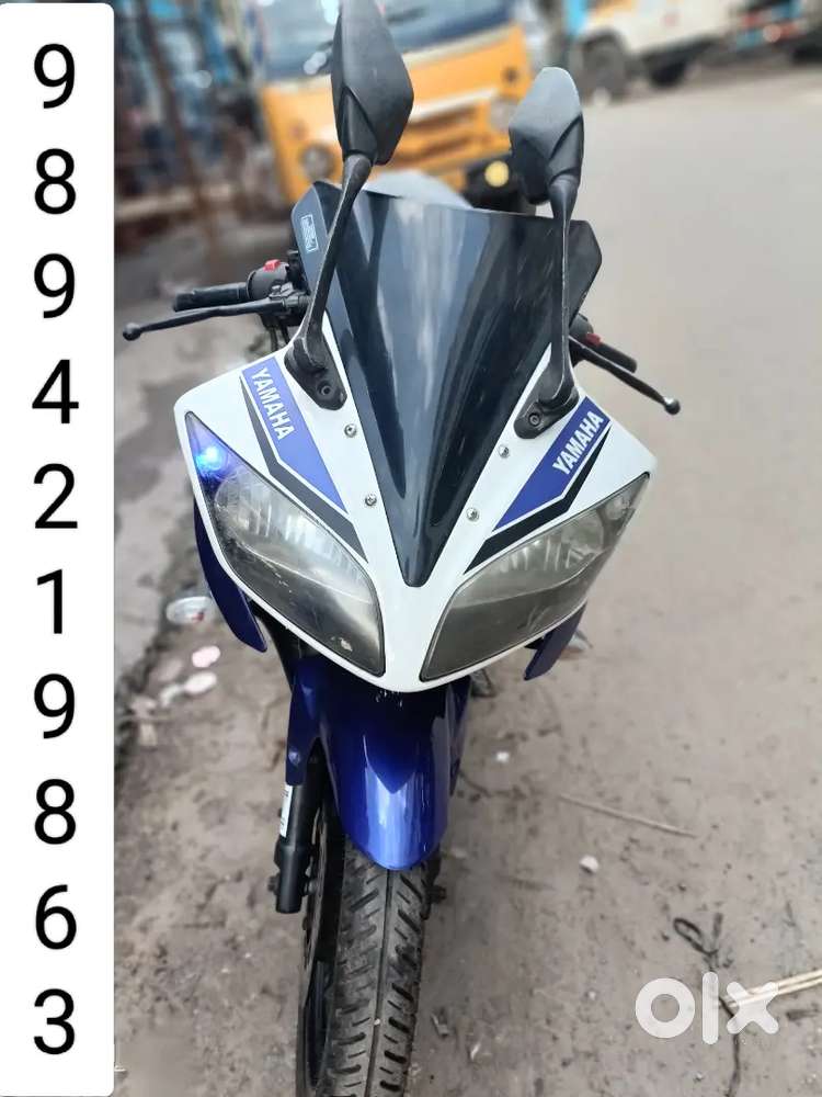 Yamaha R15 V2