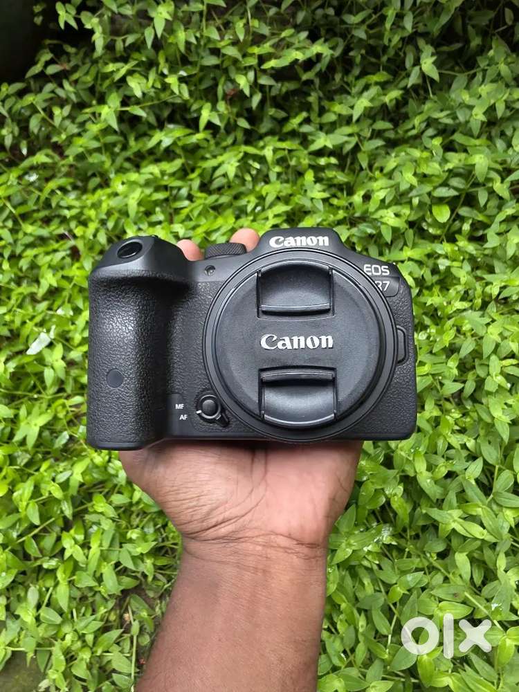 Canon EOS R7