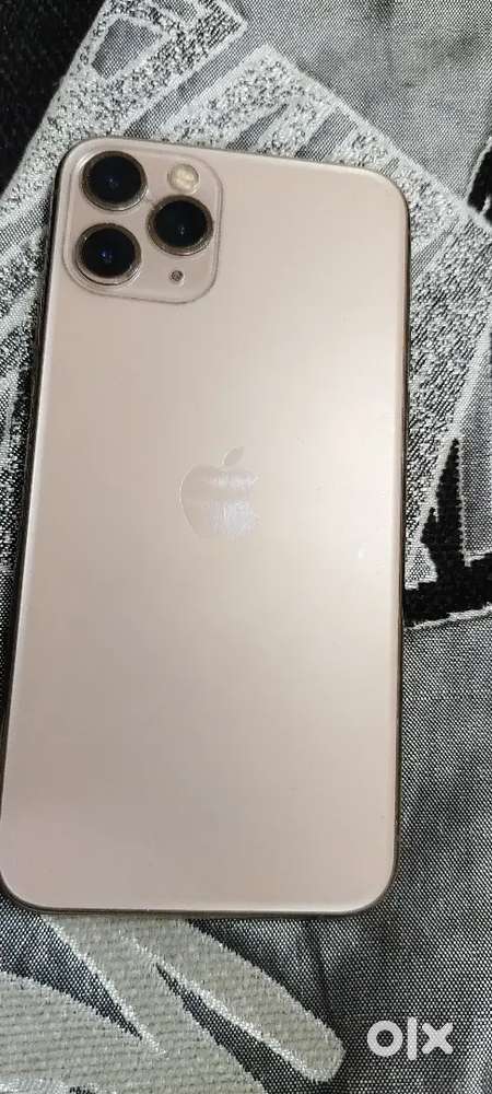 I phone 11 pro golden