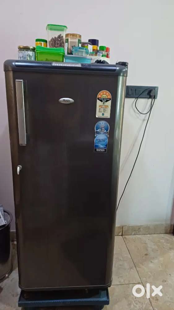 Whirlpool fridge 230l