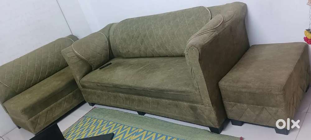 5 Seater Sofa with Center table