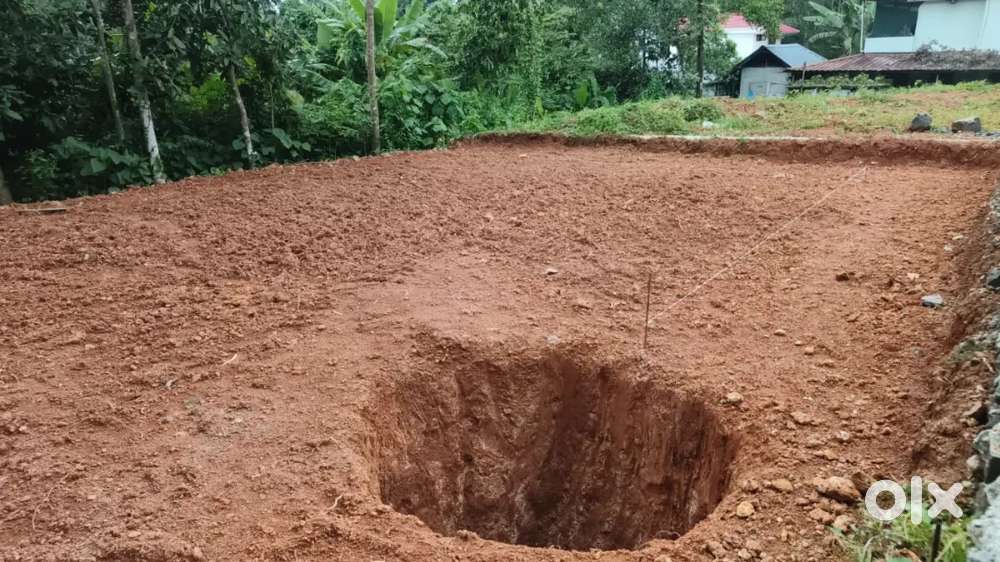4 ,5 cent plot@ mattakuzhi higway 600 mtrs(infopark10 km)loan facility