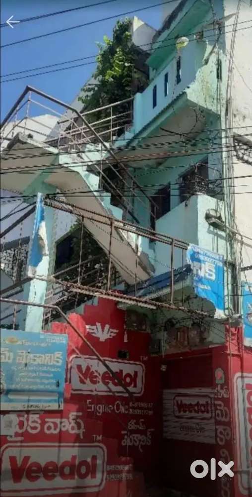 Individual house for rent to bachelors