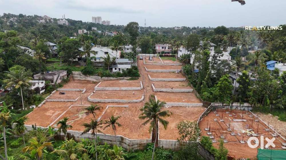 9 Lakh to 12 Lakh per cent residential plot for sale in Vattiyoorkavu