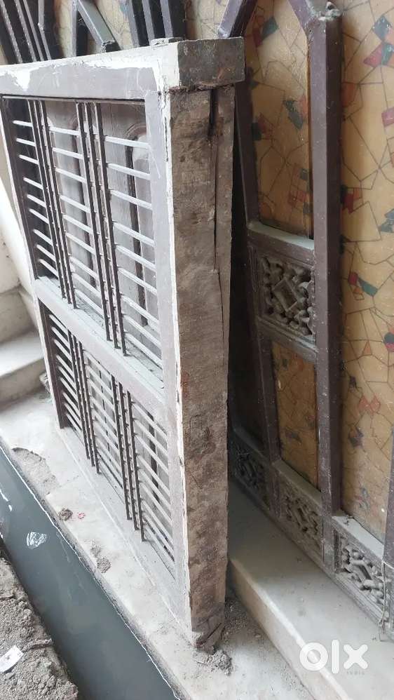 Sakhu wood Window(Length 3 ft 1 inch × Height 3ft 10 inch)