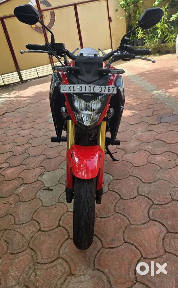Honda CB300F 2024