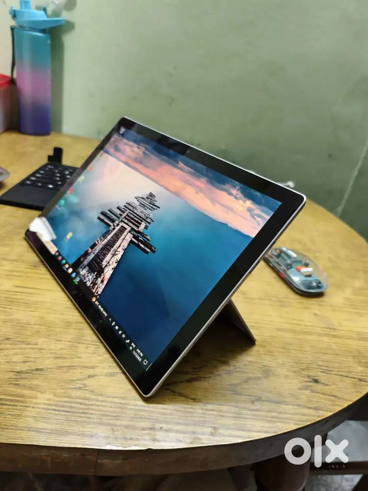 Microsoft surface pro 5 i5 8th gen 8+256gb