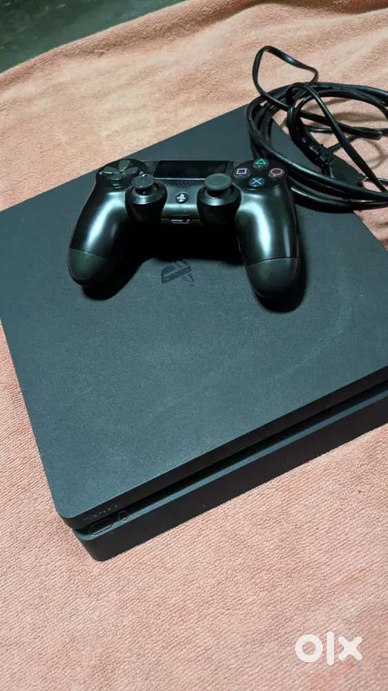 Ps4 Slim 1tb variant
