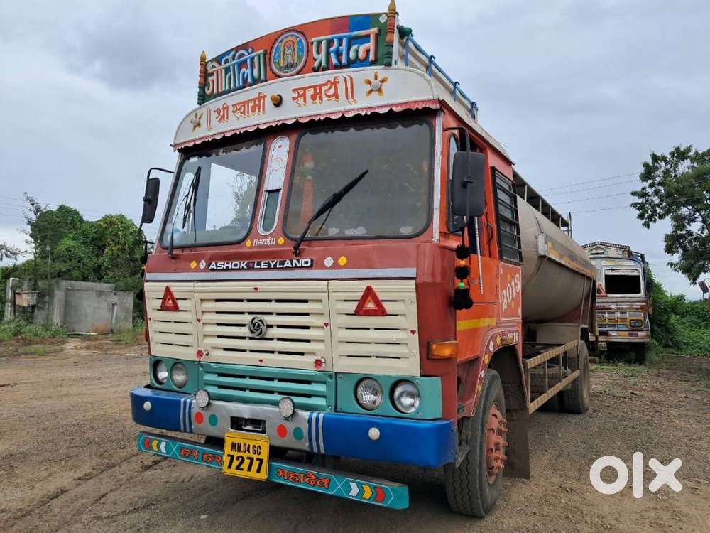 6 Tyre Milk Tanker