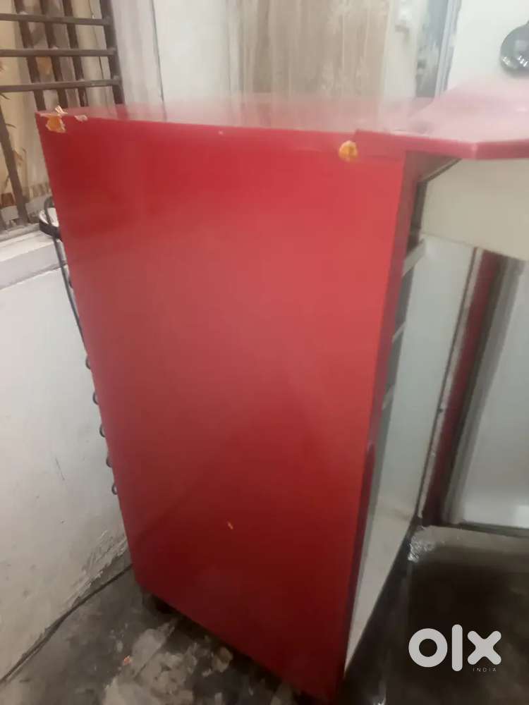 Godrej refrigerator R290/R600a .GROSS VOL-180 litres S.R NO =307812